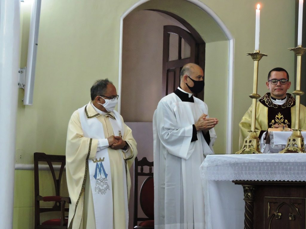 Igreja Matriz Nossa Senhora a Conceição - celebrou o dia da Padroeira do Brasil.