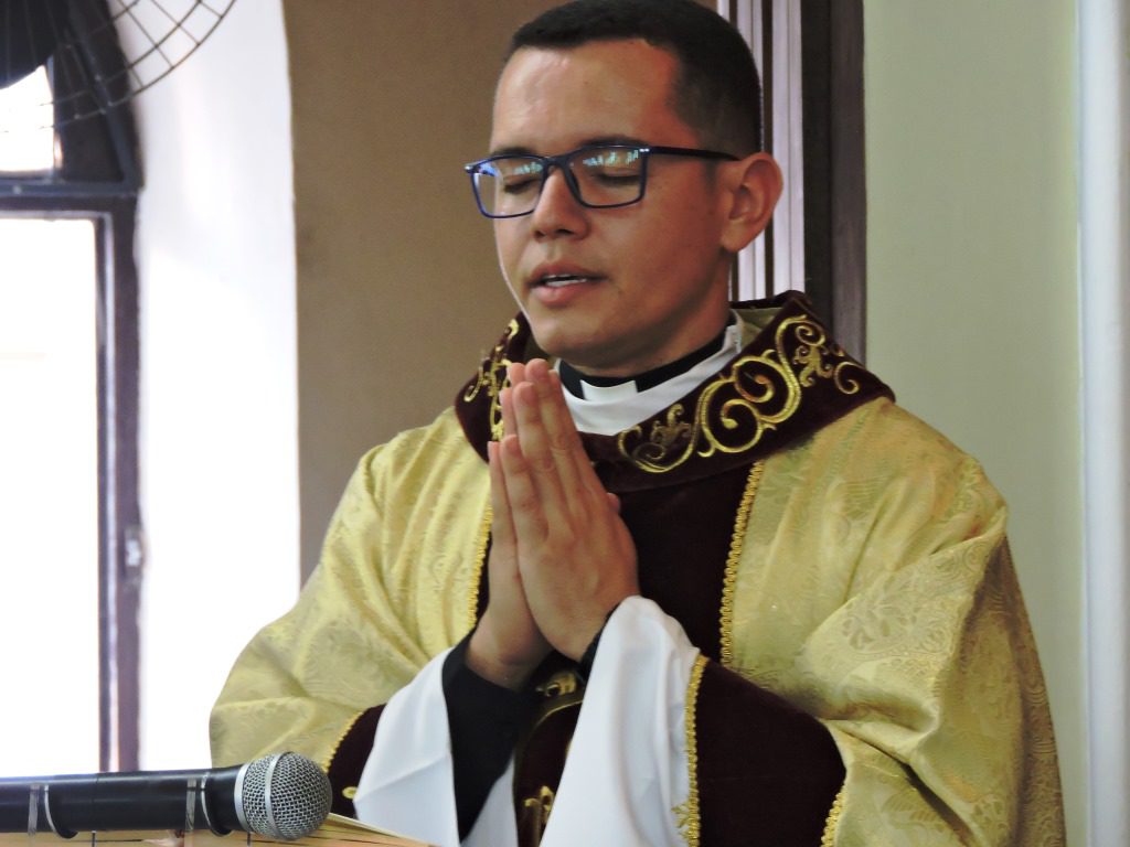 Igreja Matriz Nossa Senhora a Conceição - celebrou o dia da Padroeira do Brasil.