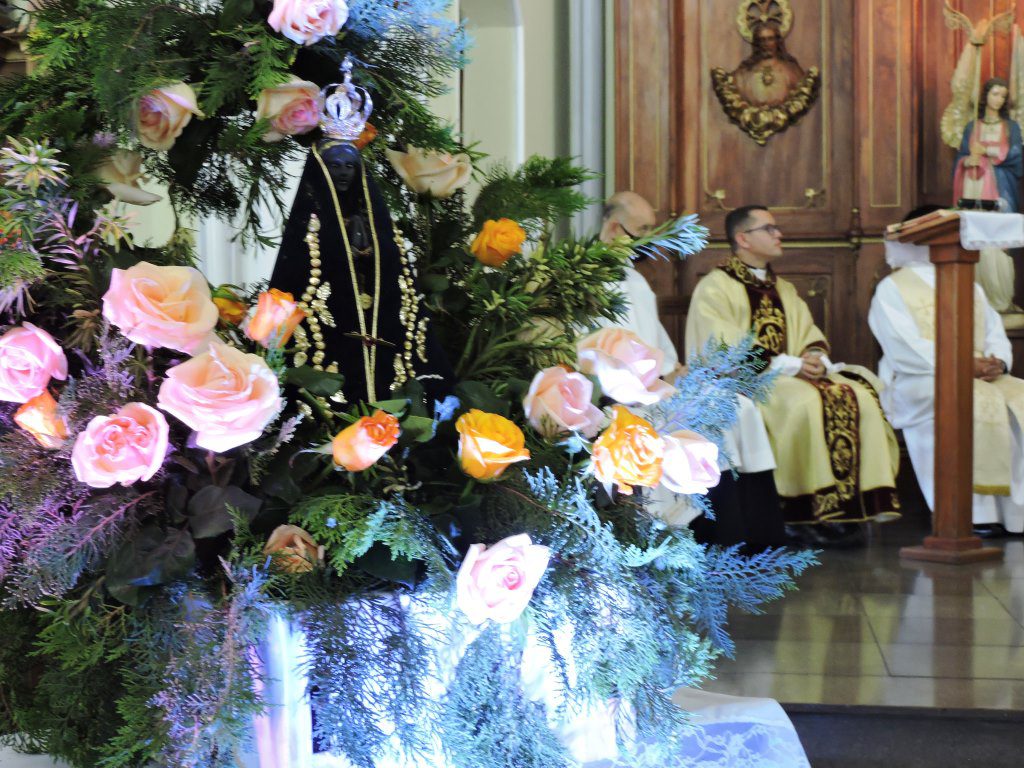 Igreja Matriz Nossa Senhora a Conceição - celebrou o dia da Padroeira do Brasil.