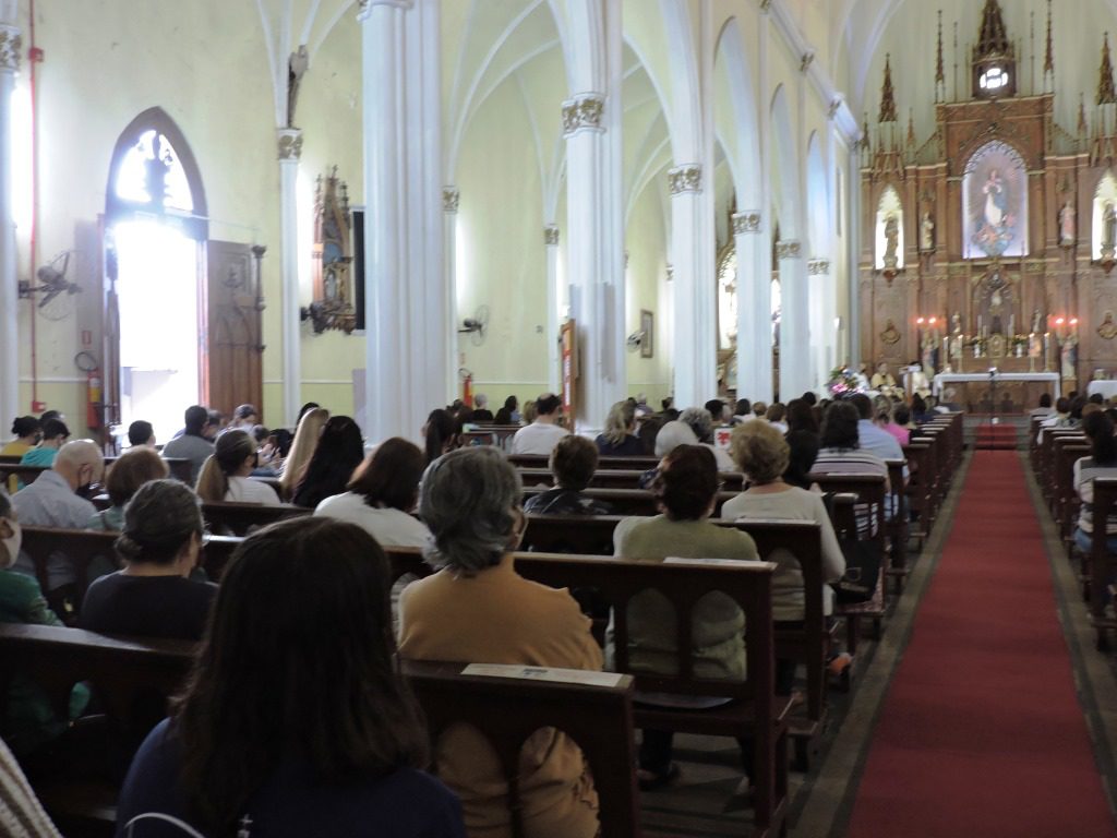 Igreja Matriz Nossa Senhora a Conceição - celebrou o dia da Padroeira do Brasil.