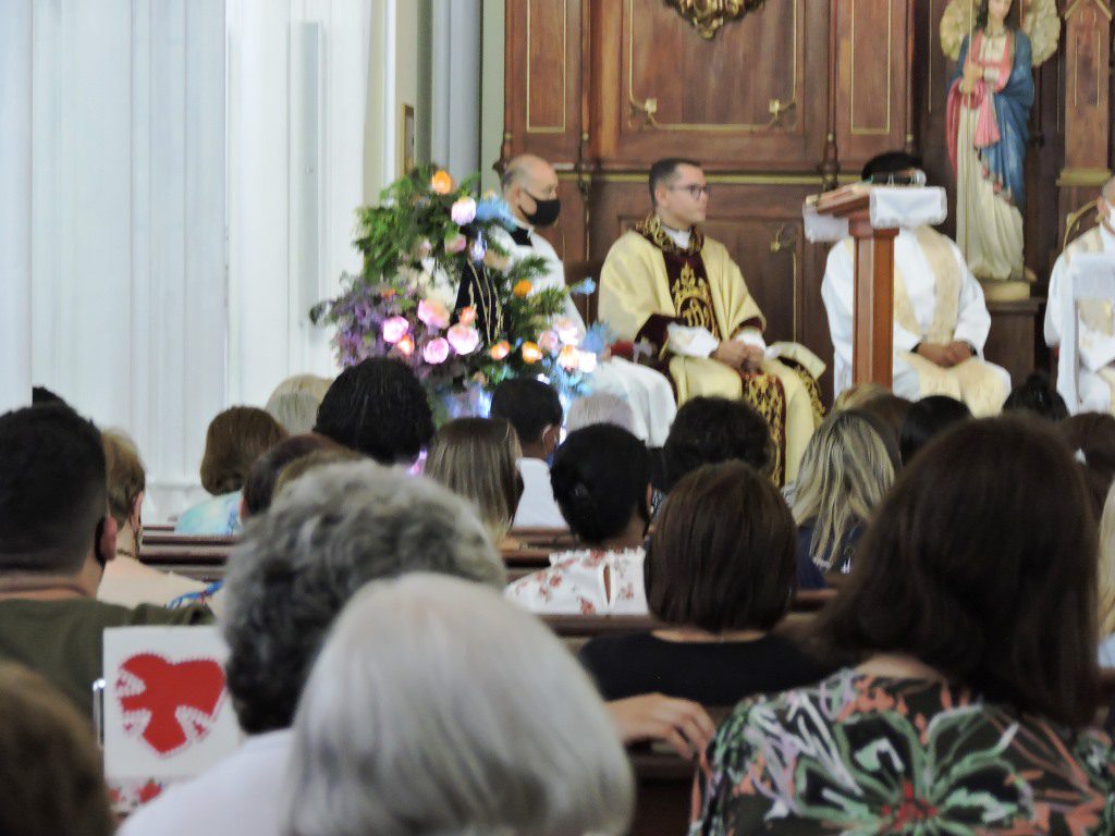 Igreja Matriz Nossa Senhora a Conceição - celebrou o dia da Padroeira do Brasil.