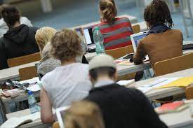 Durante a pandemia o interesse de jovens por concursos públicos aumentou
