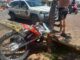 Grave acidente entre moto e carro deixa homem ferido