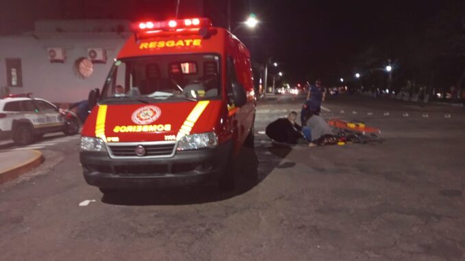 Motociclista e duas menores sofrem ferimentos em acidente na Praça Nova Motociclista e duas menores sofrem ferimentos em acidente na Praça Nova
