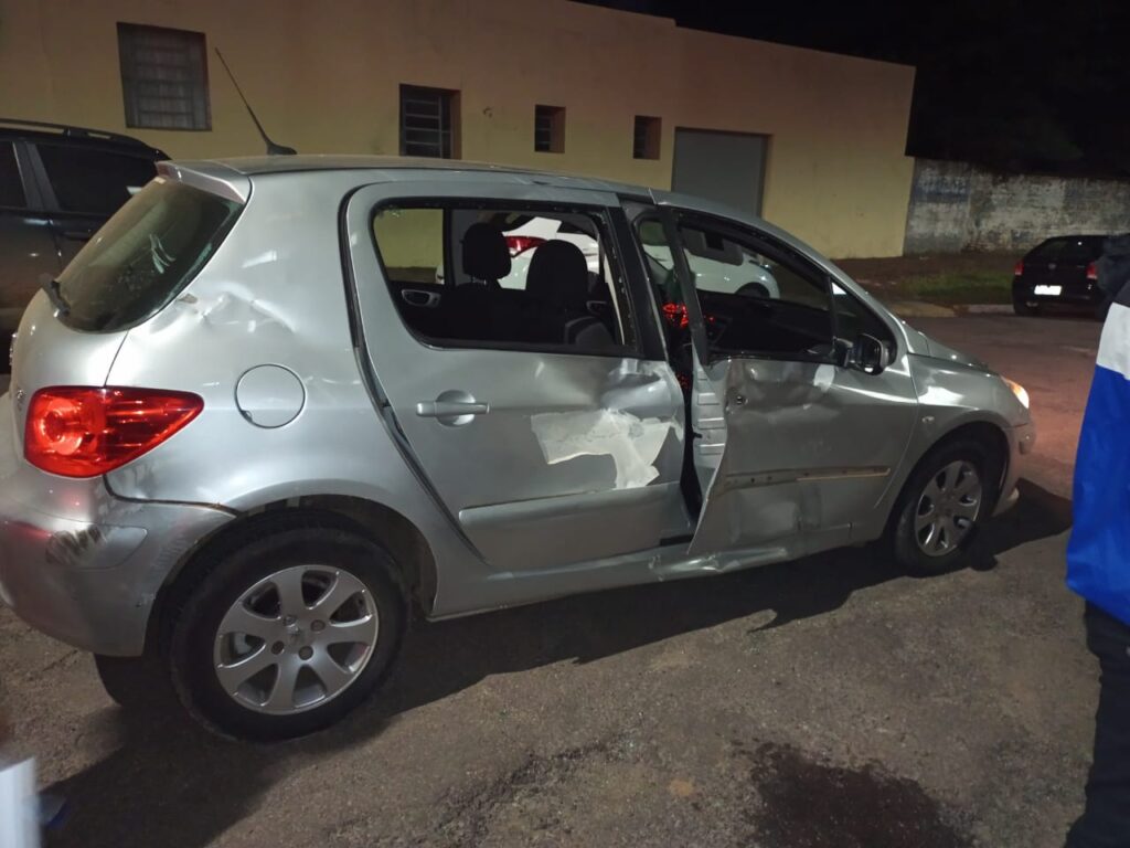 Motociclista e duas menores sofrem ferimentos em acidente na Praça Nova