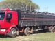 Caminhão aguarda para carregar bois em Alegrete