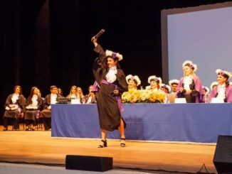 Ina na formatura em Educação Especial
