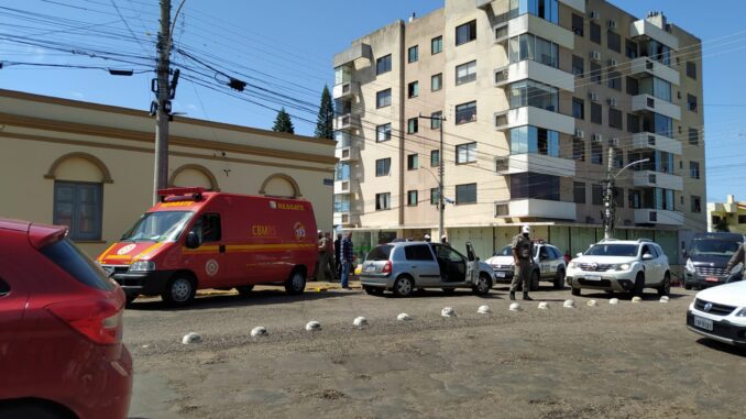 Motorista avança preferencial e causa acidente na Praça general Osório Motorista avança preferencial e causa acidente na Praça general Osório
