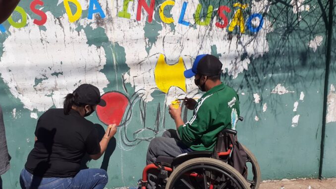 Trabalho contemplou muros da Escola Honório Lemes
