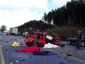Acidente entre carro e caminhão deixa 2 mortos na Rota do Sol, diz CRBM