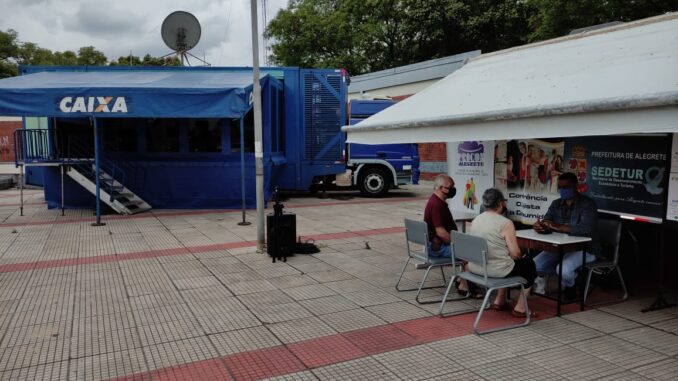 Prefeitura viabiliza de forma inédita ônibus da Caixa para participar do Feirão Limpa Nome Prefeitura viabiliza de forma inédita ônibus da Caixa para participar do Feirão Limpa Nome
