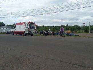 Acidente na Assis Brasil deixa motociclista ferido