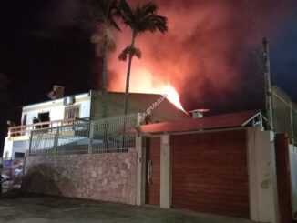 Incêndio destrói segundo andar de residência em Alegrete