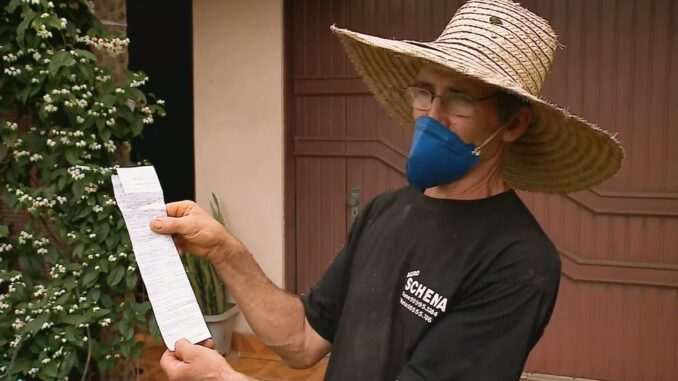 Agricultor de Arroio do Meio devolve R$ 861 mil que recebeu por engano: 'Não é meu, não quero' Agricultor de Arroio do Meio devolve R$ 861 mil que recebeu por engano: 'Não é meu, não quero'