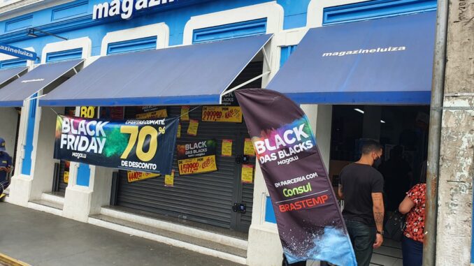 Black Friday movimentou o comércio, mas ficou muito aquém de outros anos Black Friday movimentou o comércio, mas ficou muito aquém de outros anos