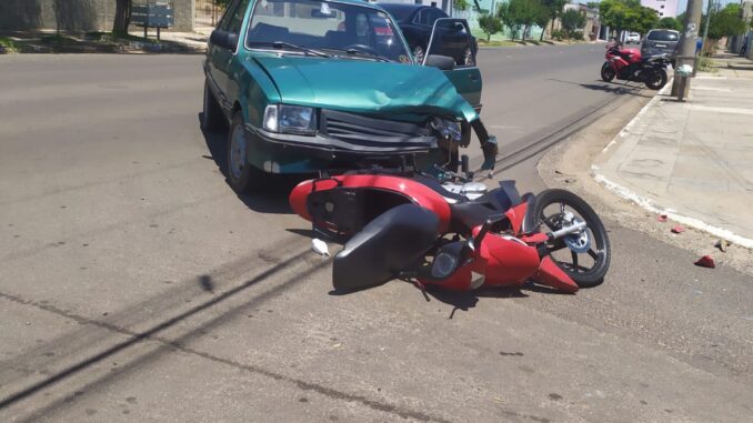 Acidente entre moto e carro, na Bento Manoel, deixa motociclista ferido Acidente entre moto e carro, na Bento Manoel, deixa motociclista ferido