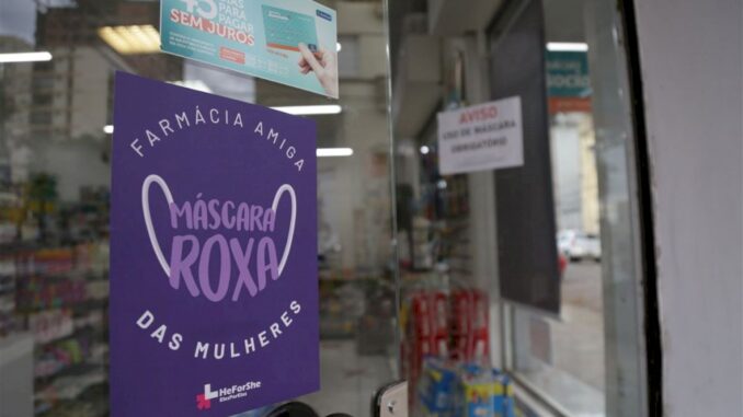 Máscara Roxa: farmácia amiga das mulheres Máscara Roxa: farmácia amiga das mulheres