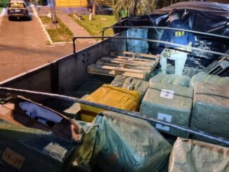 PRF apreende carreta com carga milionária em Santana do Livramento