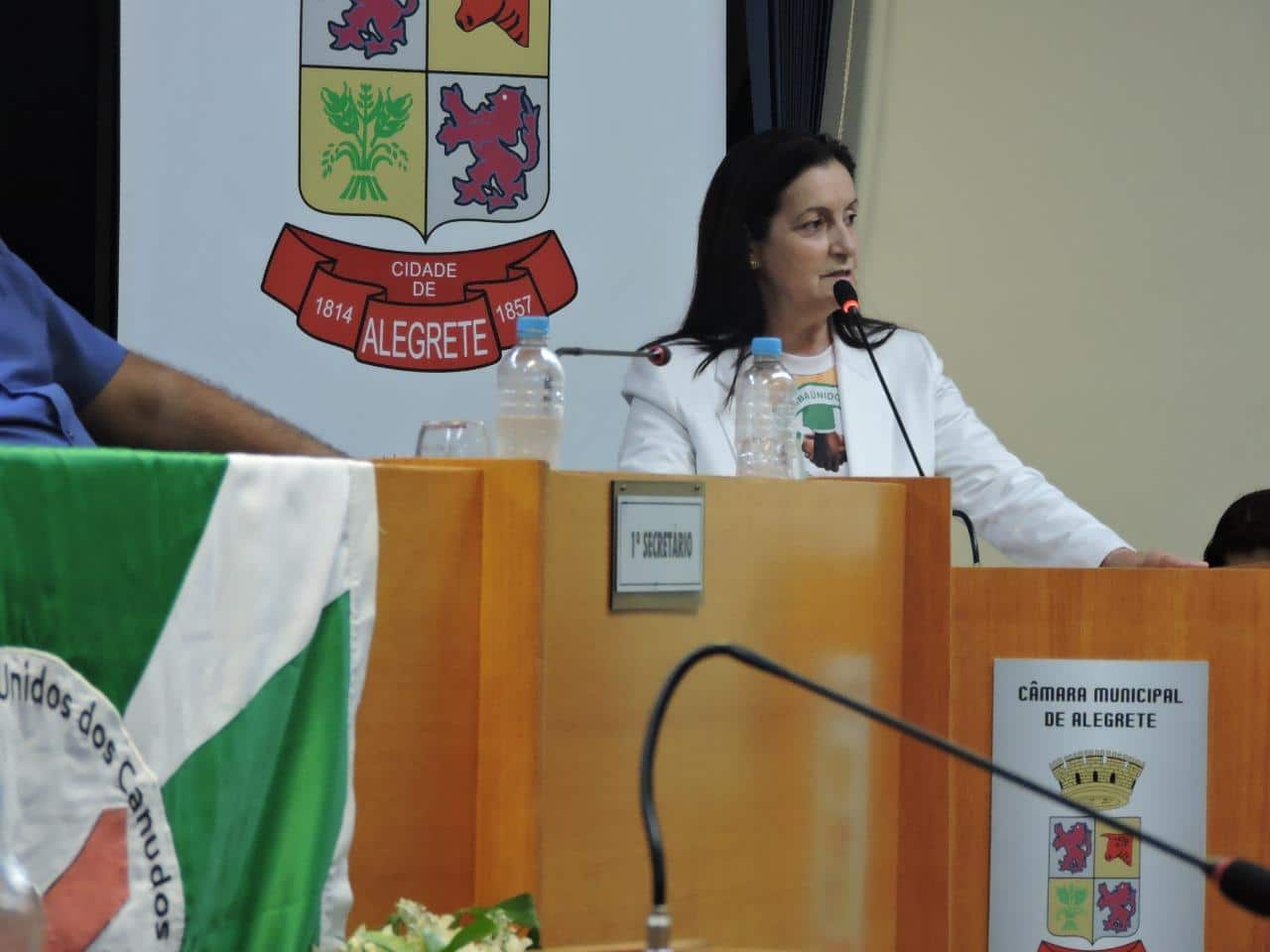 Unidos dos Canudos recebe homenagem na Câmara pelo cinquentenário da Escola