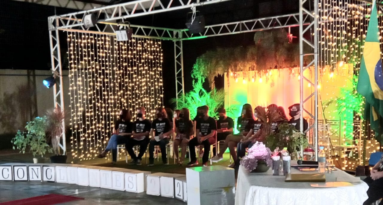 Colégio Divino Coração realiza cerimônias de conclusão para Educação Infantil, Ensino Fundamental e Ensino Médio