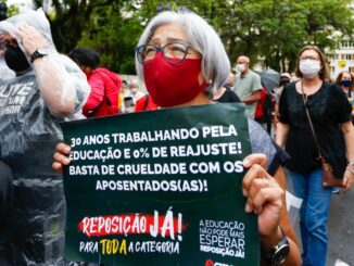 Luta unificada: professores, funcionários de escola e aposentados exigem reposição à toda categoria