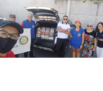 Clube rotário entrega 90 mil reais em doações à comunidade