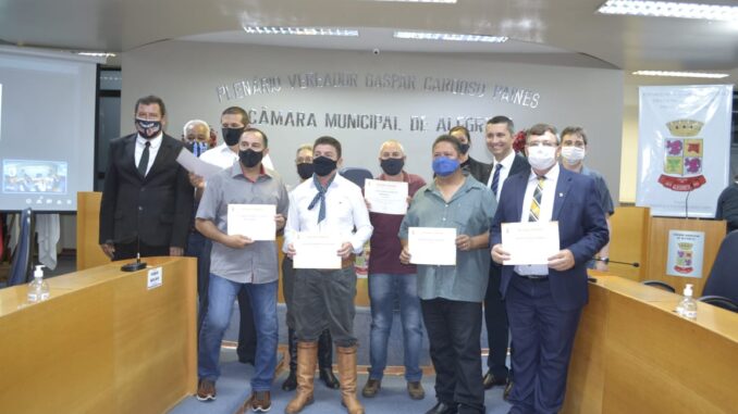 PMs aposentados são homenageados pela Câmara de Vereadores PMs aposentados são homenageados pela Câmara de Vereadores