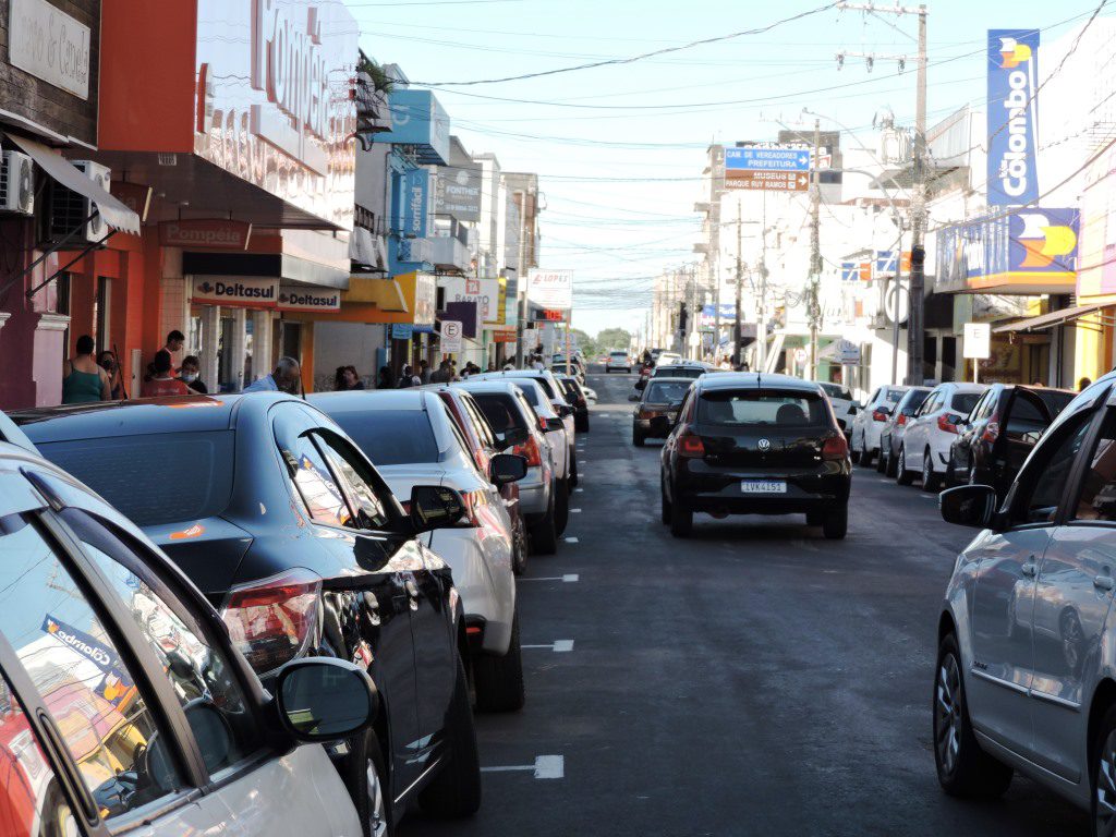 Lojas que abriram no feriado tiveram bom movimento