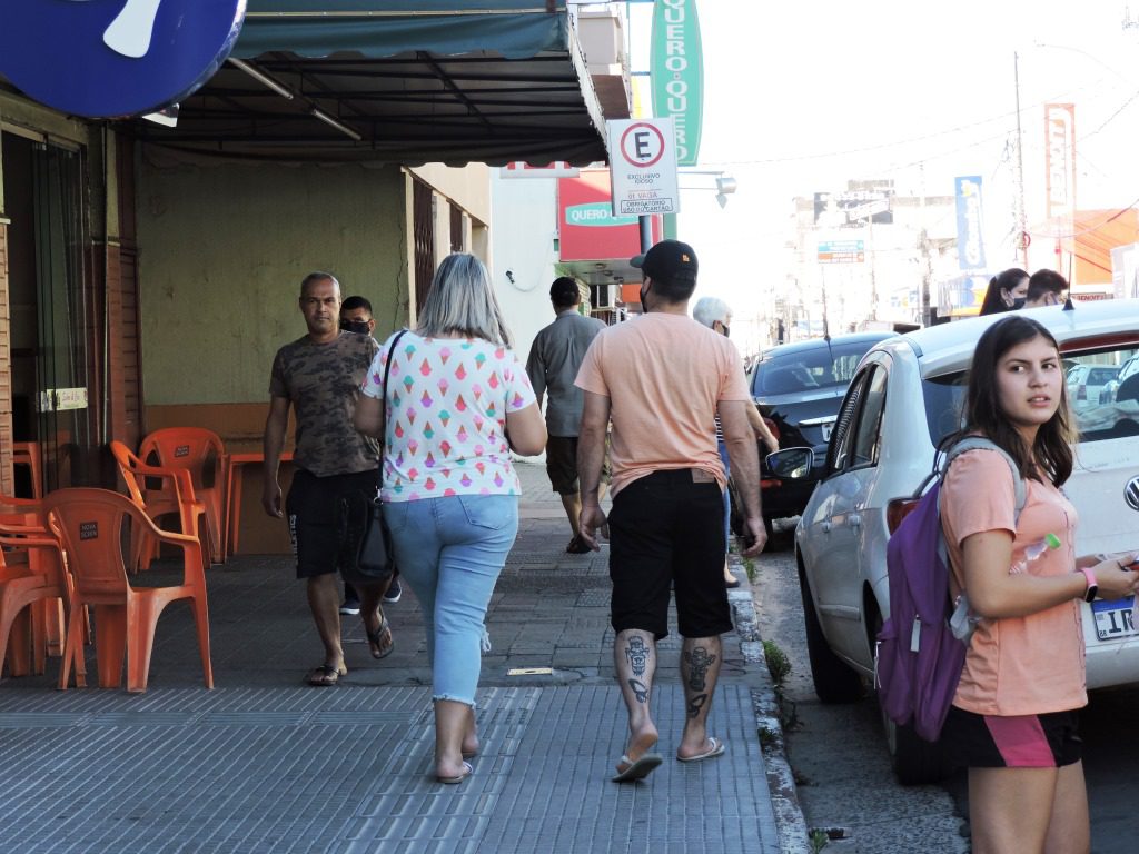 Lojas que abriram no feriado tiveram bom movimento