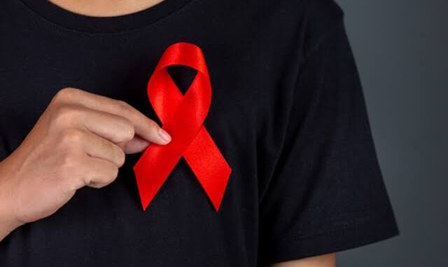 Dezembro Vermelho incentiva prevenção e enfrentamento do HIV/AIDS