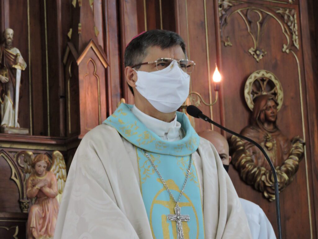 Muita devoção e fé na missa em homenagem à Padroeira de Alegrete