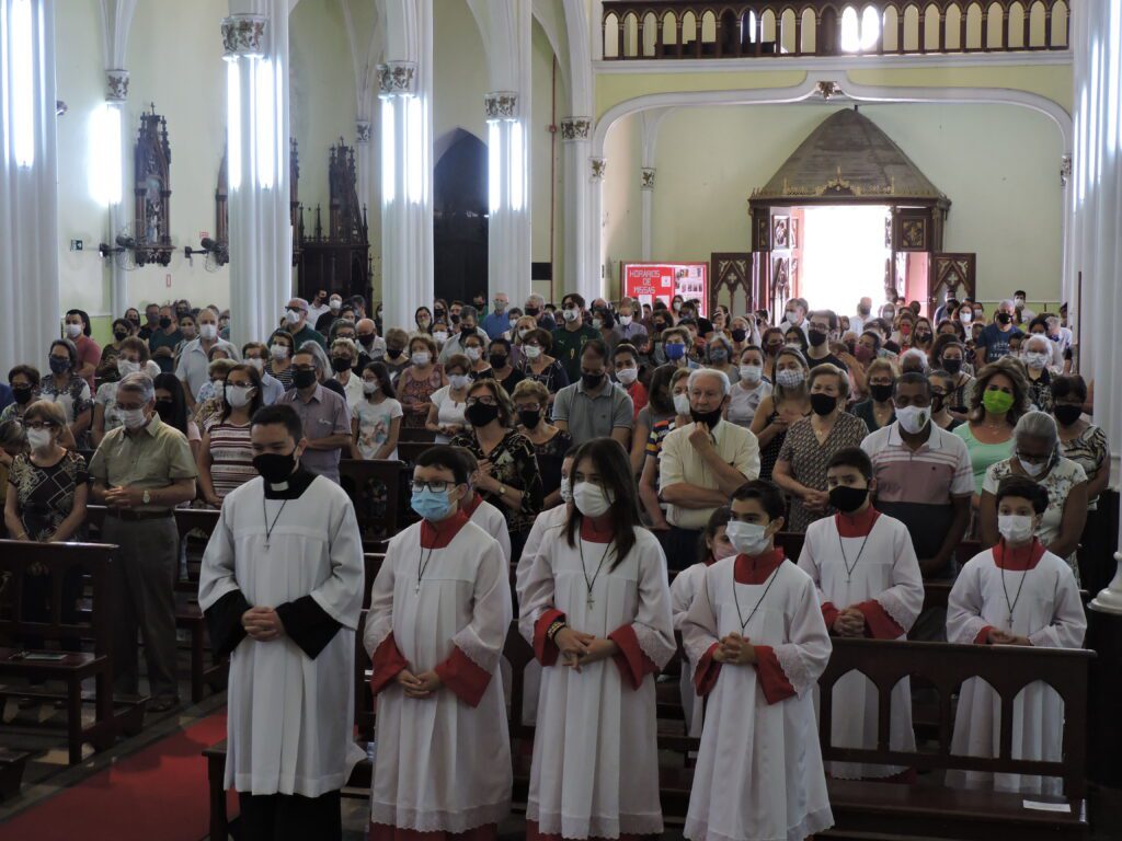 Muita devoção e fé na missa em homenagem à Padroeira de Alegrete