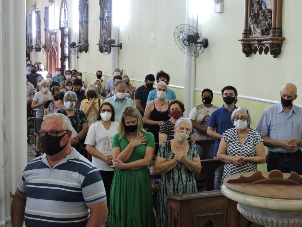 Muita devoção e fé na missa em homenagem à Padroeira de Alegrete