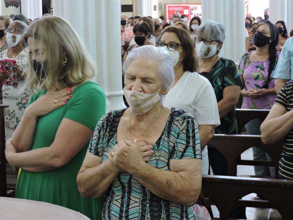 Muita devoção e fé na missa em homenagem à Padroeira de Alegrete