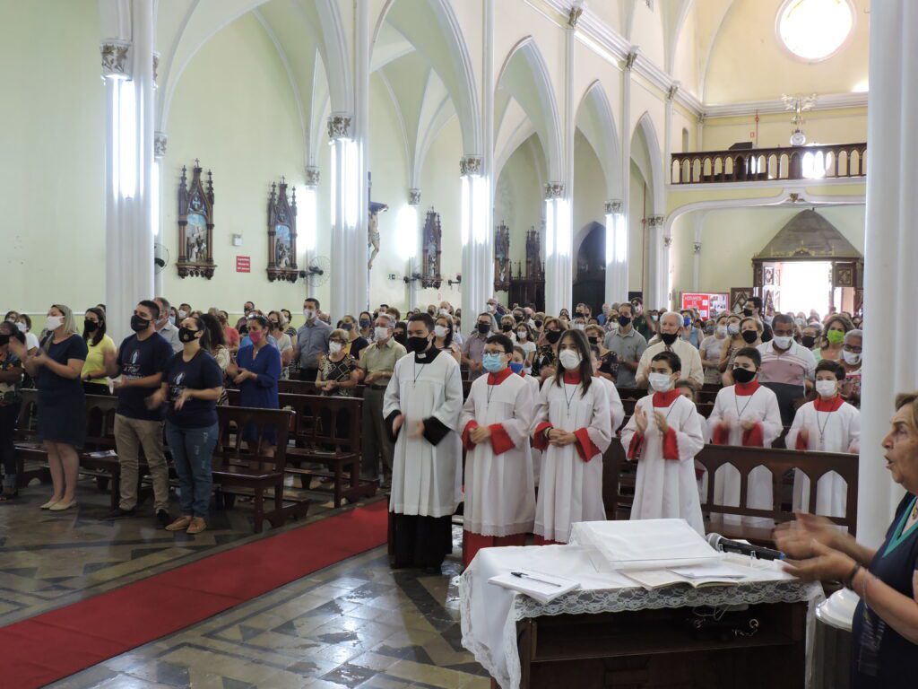 Muita devoção e fé na missa em homenagem à Padroeira de Alegrete