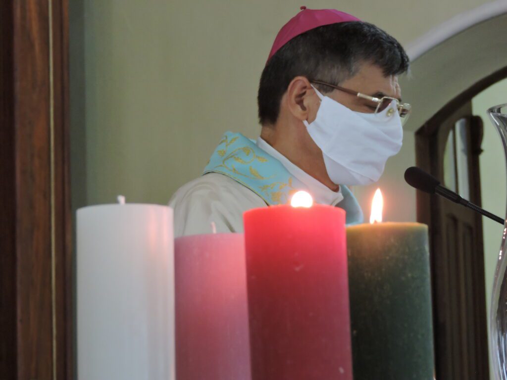 Muita devoção e fé na missa em homenagem à Padroeira de Alegrete