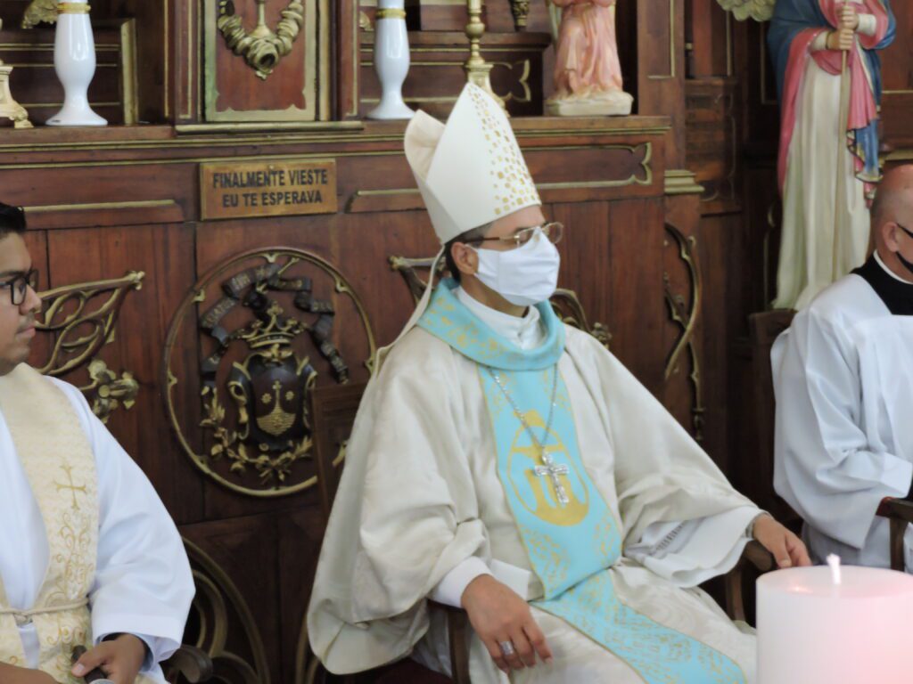 Muita devoção e fé na missa em homenagem à Padroeira de Alegrete