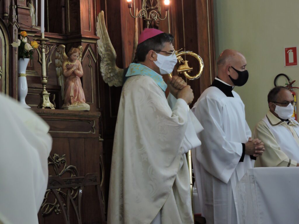 Muita devoção e fé na missa em homenagem à Padroeira de Alegrete