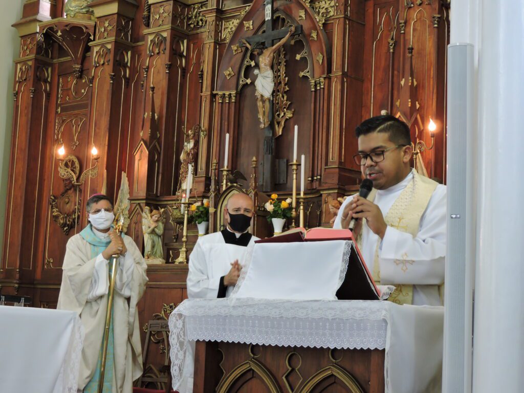 Muita devoção e fé na missa em homenagem à Padroeira de Alegrete