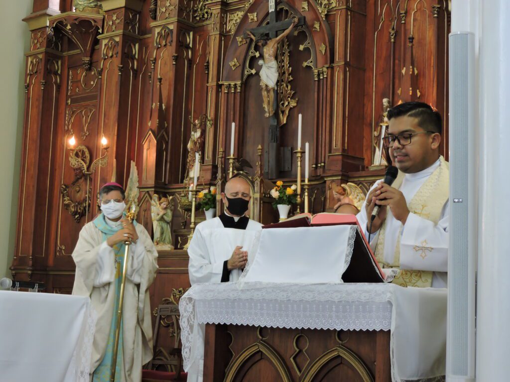 Muita devoção e fé na missa em homenagem à Padroeira de Alegrete