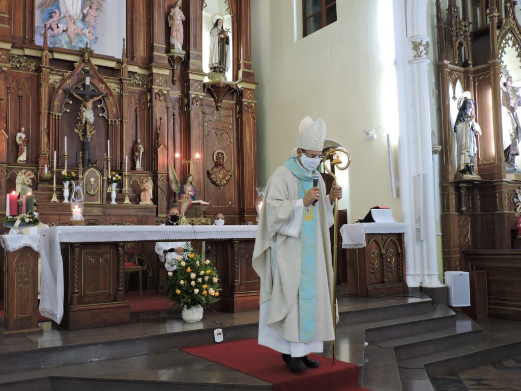 Muita devoção e fé na missa em homenagem à Padroeira de Alegrete