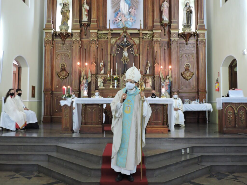 Muita devoção e fé na missa em homenagem à Padroeira de Alegrete
