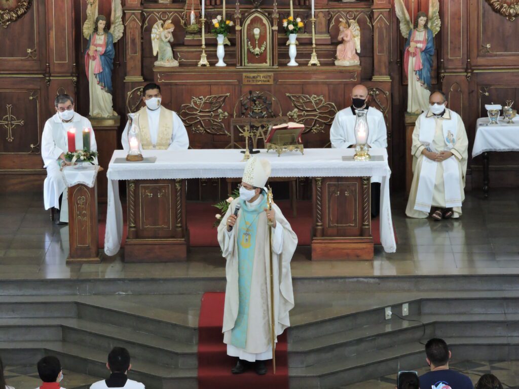 Muita devoção e fé na missa em homenagem à Padroeira de Alegrete