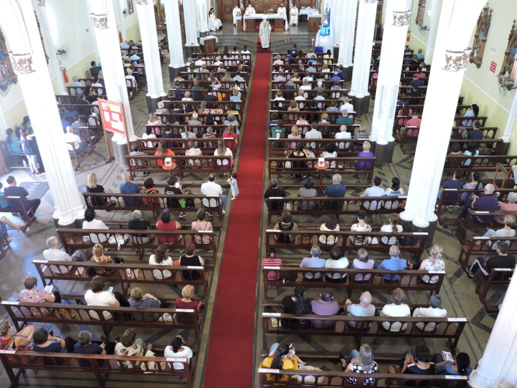 Muita devoção e fé na missa em homenagem à Padroeira de Alegrete