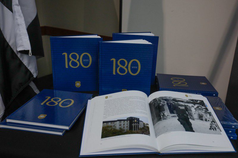 Nos 180 anos da Polícia Civil, Leite e Ranolfo participam de lançamento de livro que retrata a história da instituição