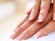 Receitas caseiras que deixam suas unhas fortes e aceleram o crescimento