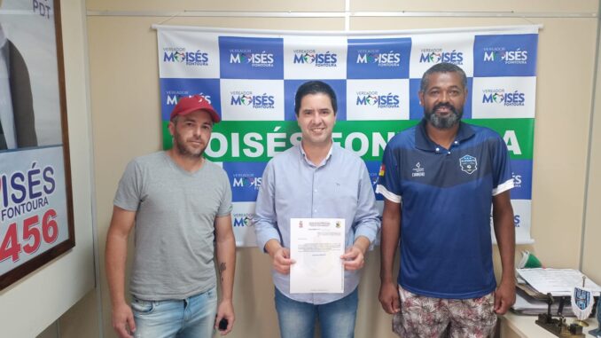 Vereador Moisés entregou os votos congratulatórios a SER Alegrete Vereador Moisés entregou os votos congratulatórios a SER Alegrete