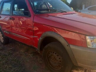 Uno corta preferencial de Honda e provoca acidente