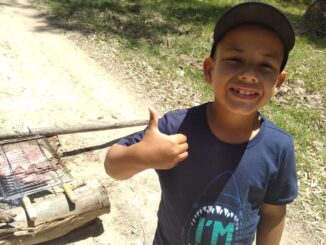 Família de menino que pediu carne de Natal pagou contas, comeu muito churrasco e pensa no futuro: 'comprar fogão para fazer quitutes'