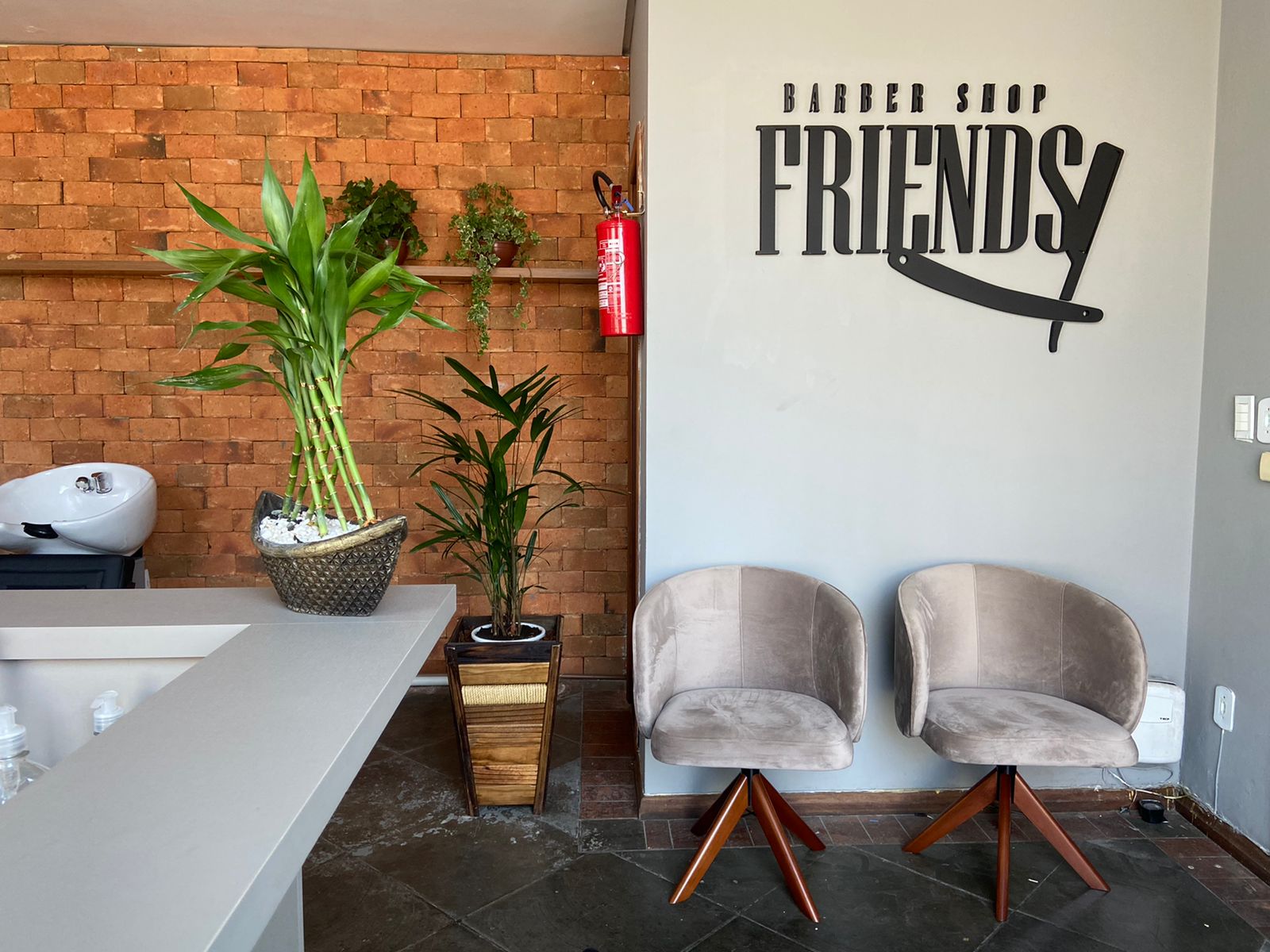 Friends Barber Shop vai fazer a sua cabeça